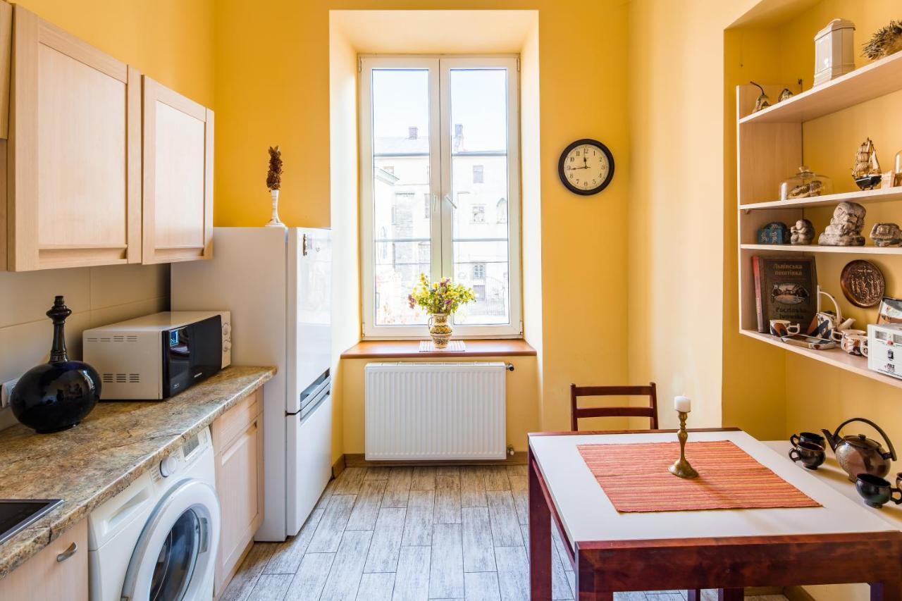 Romari Ставропігійська Leilighet Lviv Eksteriør bilde