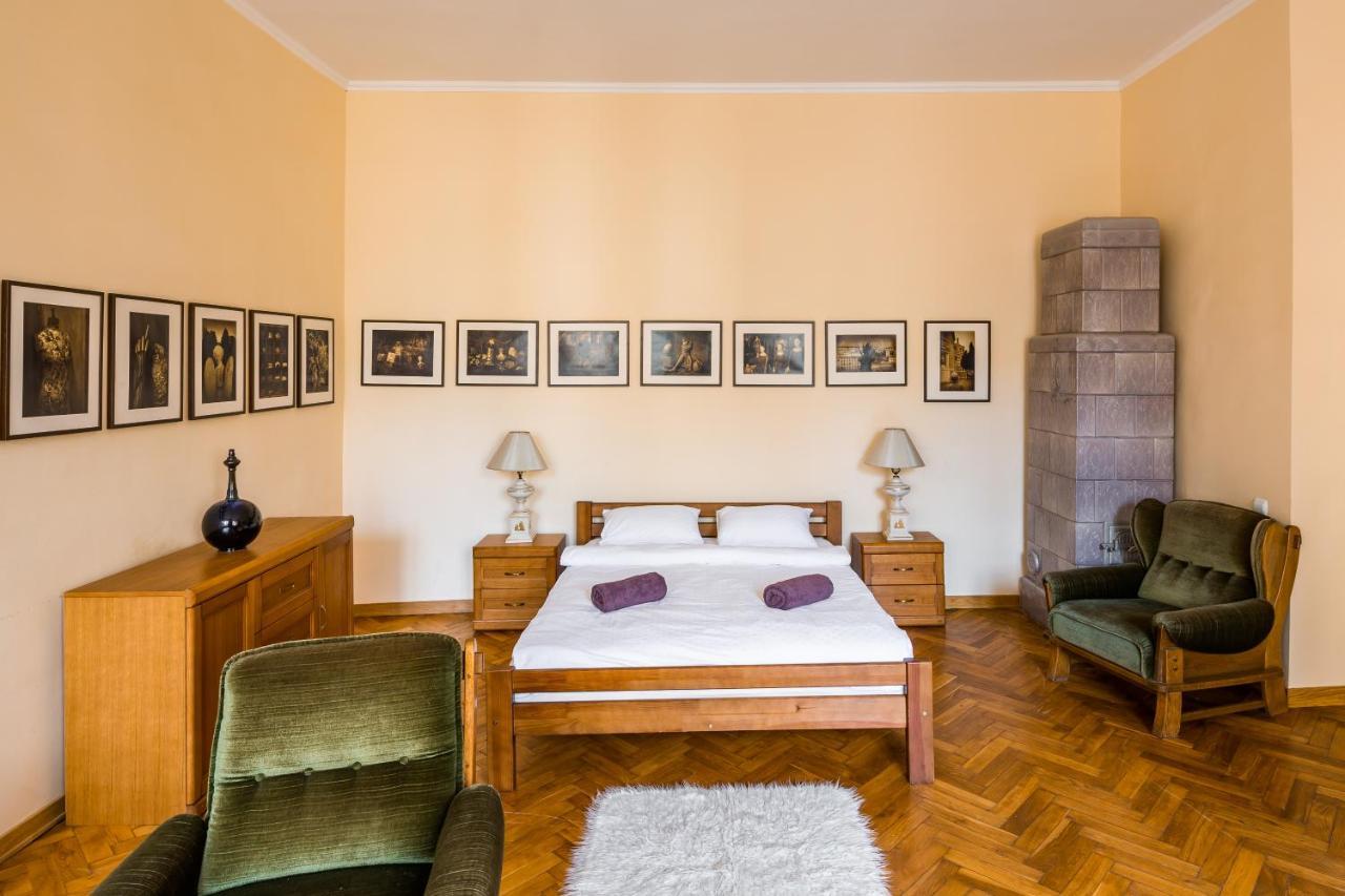 Romari Ставропігійська Leilighet Lviv Eksteriør bilde